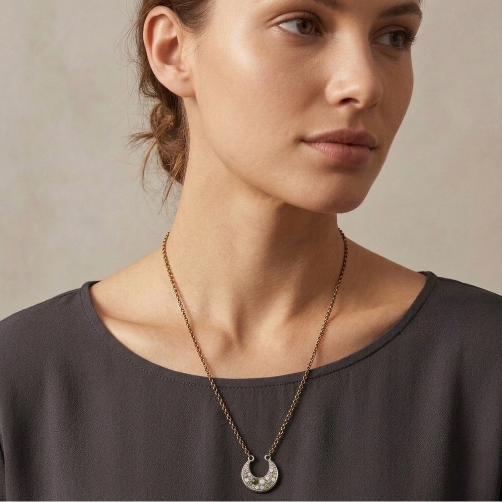 NWOT Lulu Frost Gem Crescent Necklace